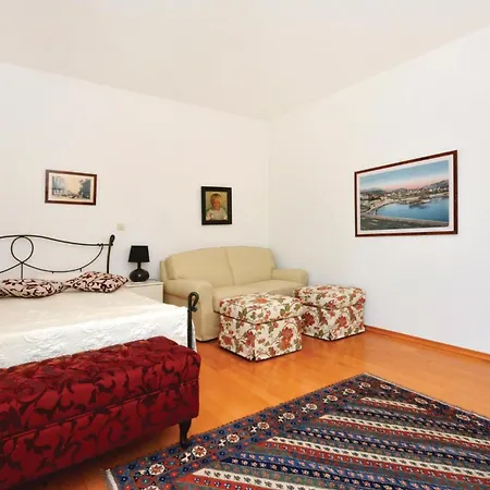 Beautiful In With House Sea View Apartment