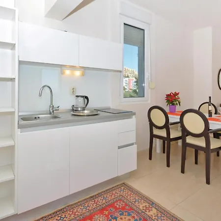 Beautiful In With House Sea View Apartment